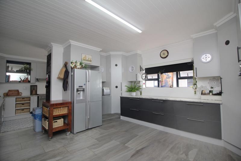 4 Bedroom Property for Sale in Monte Christo Western Cape